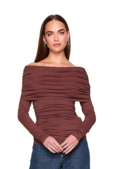 extra gathered off the shoulder