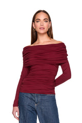 extra gathered off the shoulder
