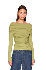 extra gathered off the shoulder