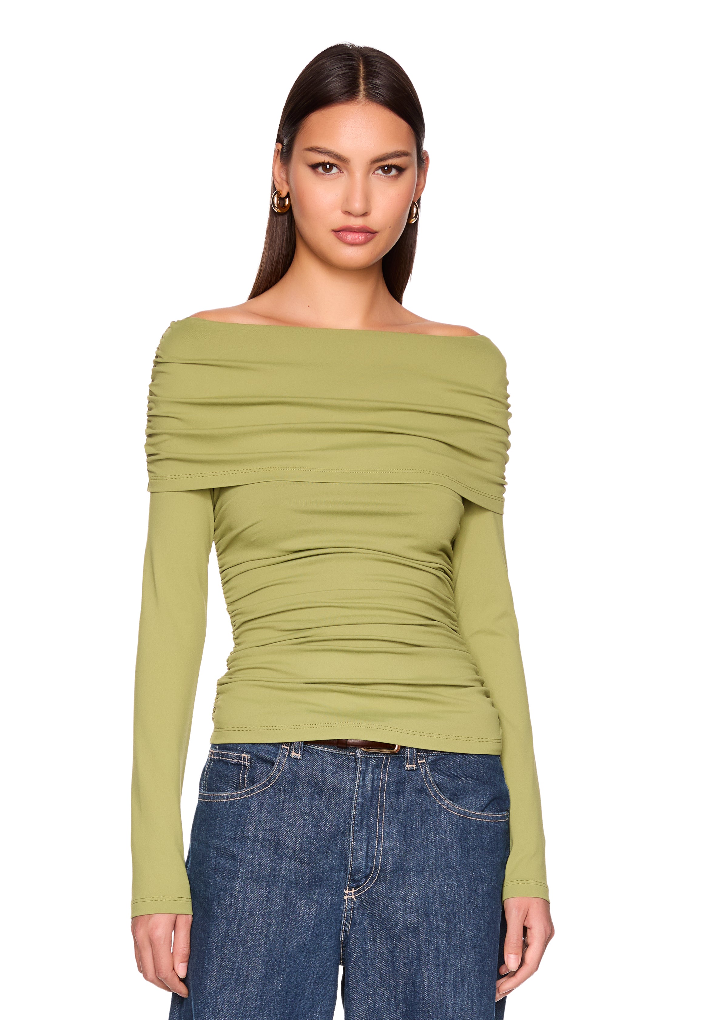 extra gathered off the shoulder