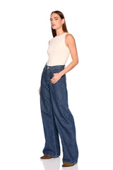 crew sleeveless top